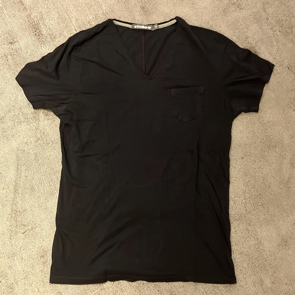 Black v-neck shirt - Picture 1 of 3